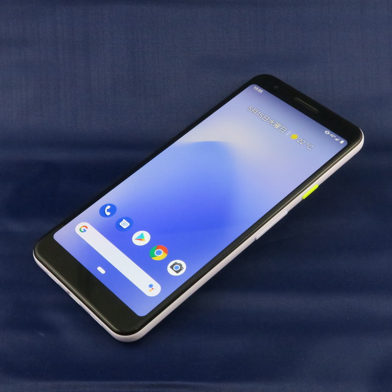 Google「Pixel 3a」、151.3mm（高さ）×70.1mm（幅）×8.2m（厚さ）、約147g（重量）、Purple-ish（写真）、Clearly White、Just Blackをラインアップ