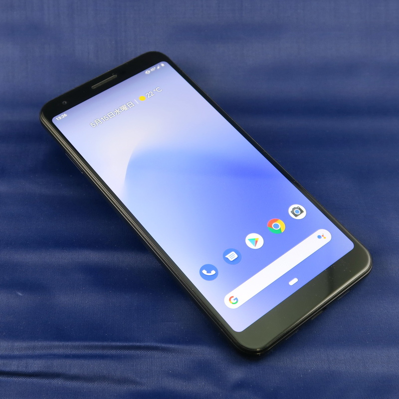 Google「Pixel 3a」、160.1mm（高さ）×76.1mm（幅）×8.2m（厚さ）、約167g（重量）、Just Black（写真）、Purple-ish、Clearly Whiteをラインアップ