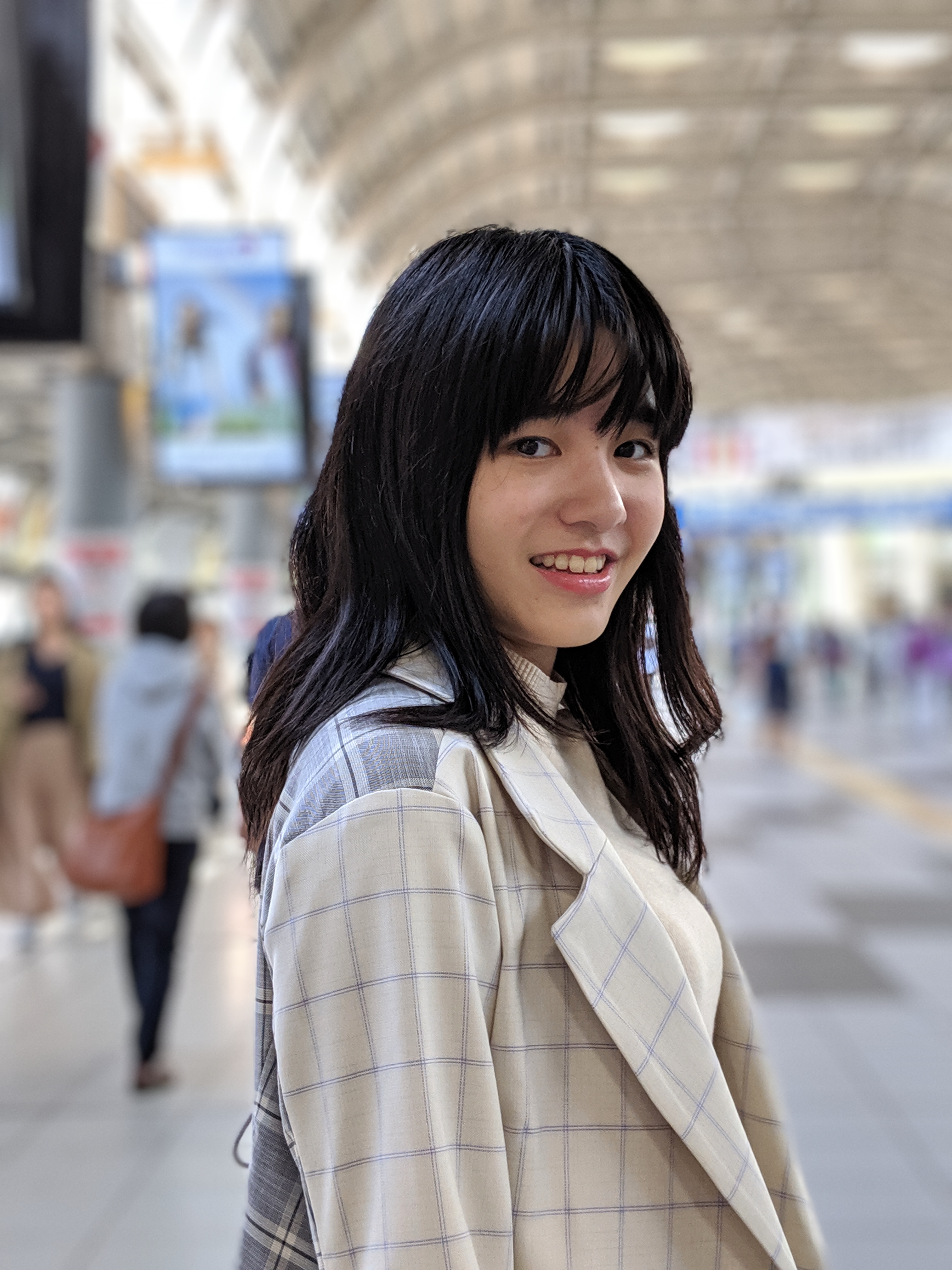 Pixel 3aのポートレートで撮影。背景がボケていない写真とボケた写真の両方が保存される。リンク先は3021×4032ドット