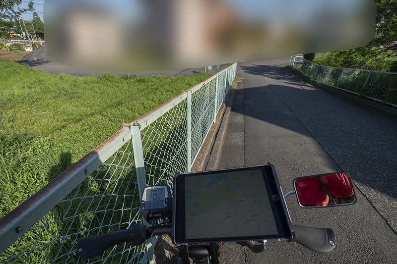 この近くに、ムーミン谷ができたことで知られる「宮沢湖（みやざわこ）」があります。ムーミン谷はまたこんどにして、湖の向こうの緑地？　へ行ってみよう。