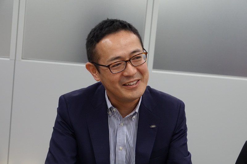 シャープ 通信事業本部 パーソナル通信事業部 事業部長 小林繁氏