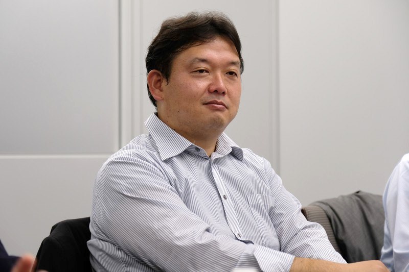 シャープ 通信事業本部 パーソナル通信事業部 システム開発部 技師 関文隆氏