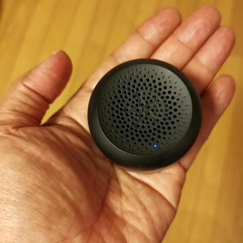 手のひらにのせてもまだまだ余裕のウルトラスモールBluetoothスピーカーSoundcore Ace A0