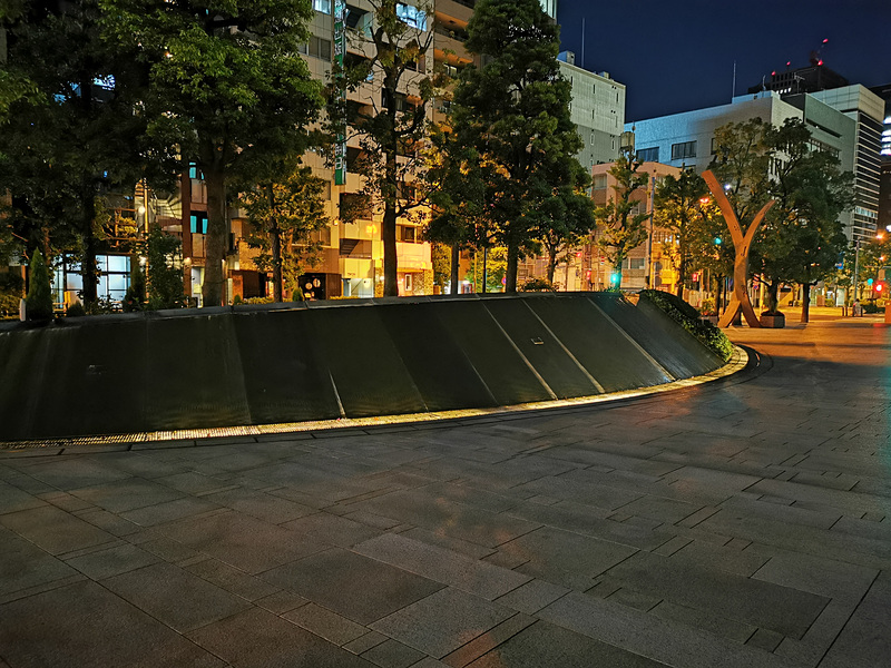 夜の屋外で撮影