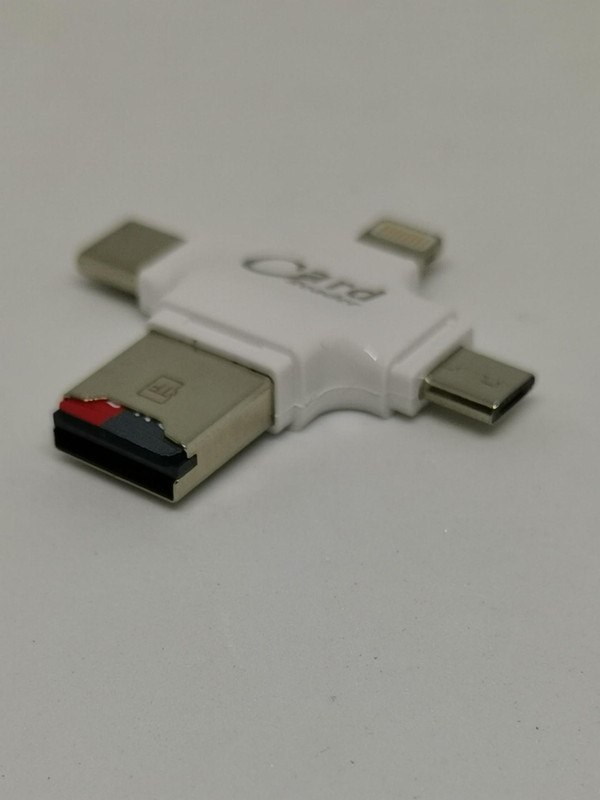 microSDカードをUSB A端子に挿入すると即席のUSBメモリーになる