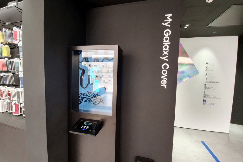 「Galaxy Harajuku」の地下1階にある「My Galaxy Cover」コーナー