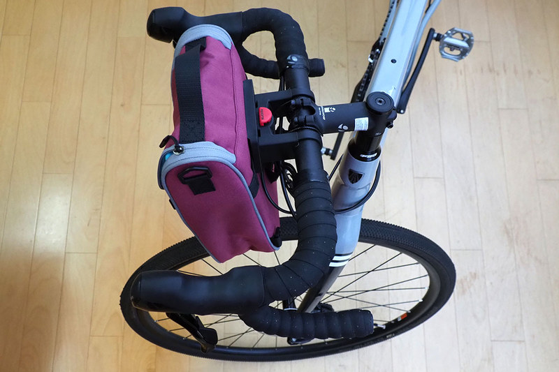 こちらは前出のロードバイク。リクセン化したフロントバッグがちょうどよく着きました。