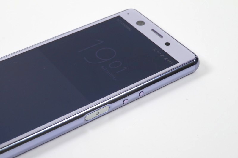 指紋センサーは電源キーと一体になっている