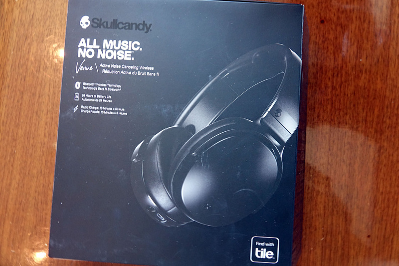 スカルキャンディーのヘッドホン。