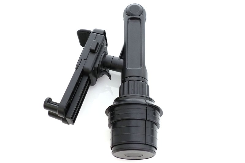 複数のスタイルで端末を保持できますが、これは端末を低い位置で保持させるときの状態。底面から上部端までの高さは25cmです。