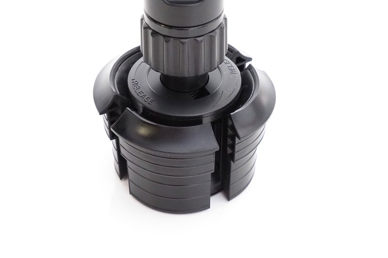 カップホルダーに入る部分。太さは2段階になっていて、幅広いサイズのカップホルダーに適合します。