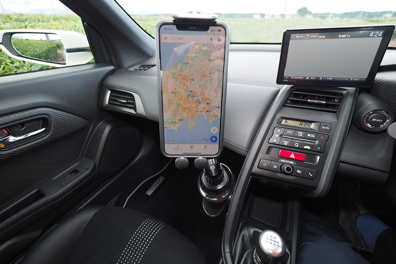 運転席からの見栄え。端末はiPhone XS Maxです。