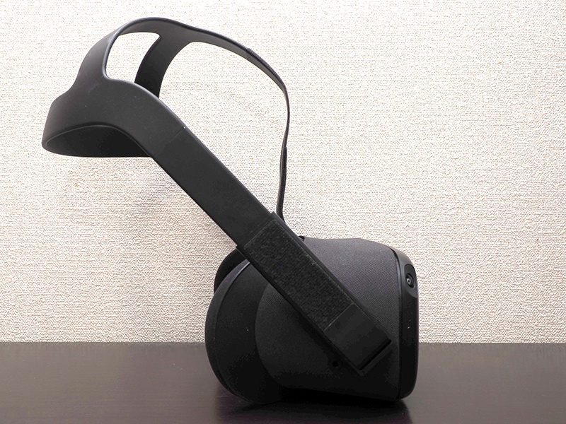 バンドが稼働するので着脱は容易。バンドに内蔵されたスピーカーの音質もよい