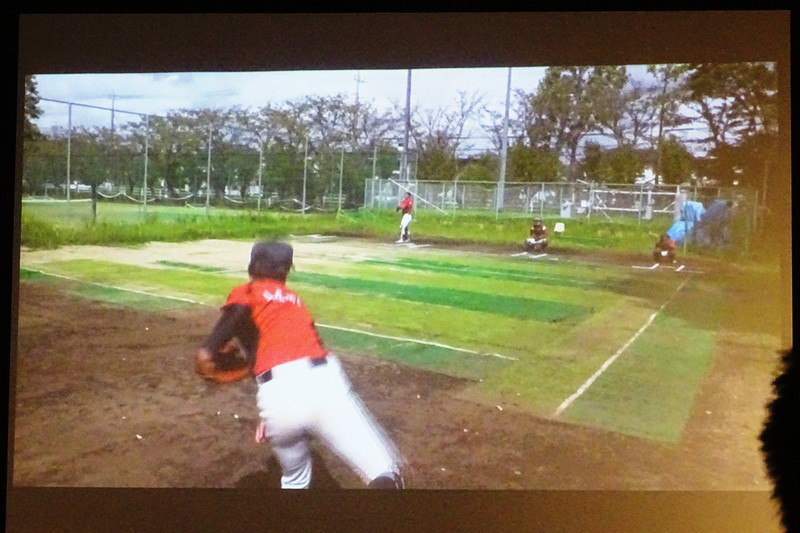 ボールを投げるだけでデータが蓄積され、スマートフォンで即座に確認できる