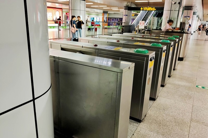 ちなみに、上海地下鉄の改札は“FeliCaではない”NFC方式で、タッチの反応速度は日本のSuica改札よりやや遅い