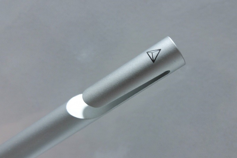 Adonit社のロゴ。ボディのデザインと相まってかっこよく見える