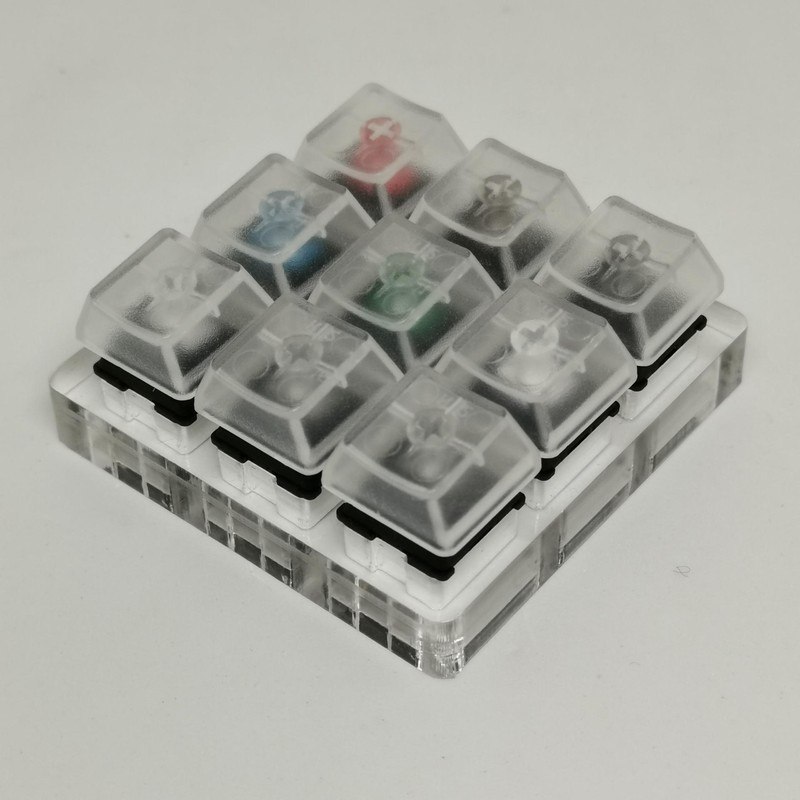 昨年くらいからキーテスター（キースイッチのテストベッド）がキーボード専門コーナーに展示され、販売されるケースも増えてきた。これはキーボードでは老舗のチェリー社の9種類のキースイッチのキータッチとフィーリングを指先で感じられるテスター