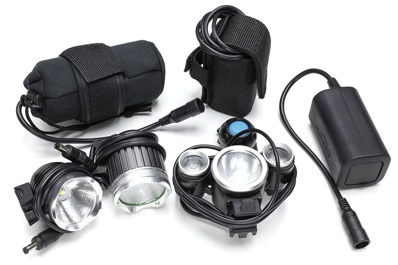 中華LED自転車ライトの例。MADE IN CHINAで安くてとても明るいけれど、たまにハズレがあったりする製品群です。いろいろな種類がありますが、専用電池パックと接続して使い、多くの製品で電池パックやコネクターに互換性があったりします。ただ、保証されている互換性ではないので、自己責任での使用となります。