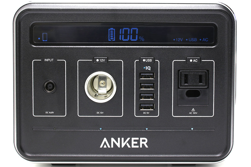 2年くらい前に買ったAnkerの大容量バッテリー「Anker PowerHouse」（<a href="https://k-tai.watch.impress.co.jp/docs/column/stapa/1040260.html#contents-section-4" class="strong bn" target="_blank">レビュー記事</a>）。スマートデバイスへの充電ができるほか、ACジャック（交流100V）と12Vのシガーライターソケットを備えます。シガーライタープラグと呼ばれるパーツを使えば、ここから電源を取り出せますね。