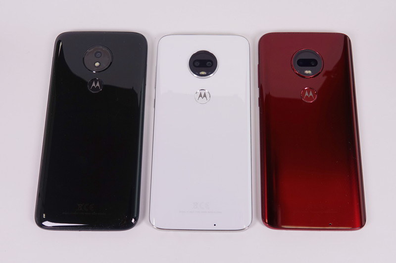 左から、g7 power、moto g7、g7 plus