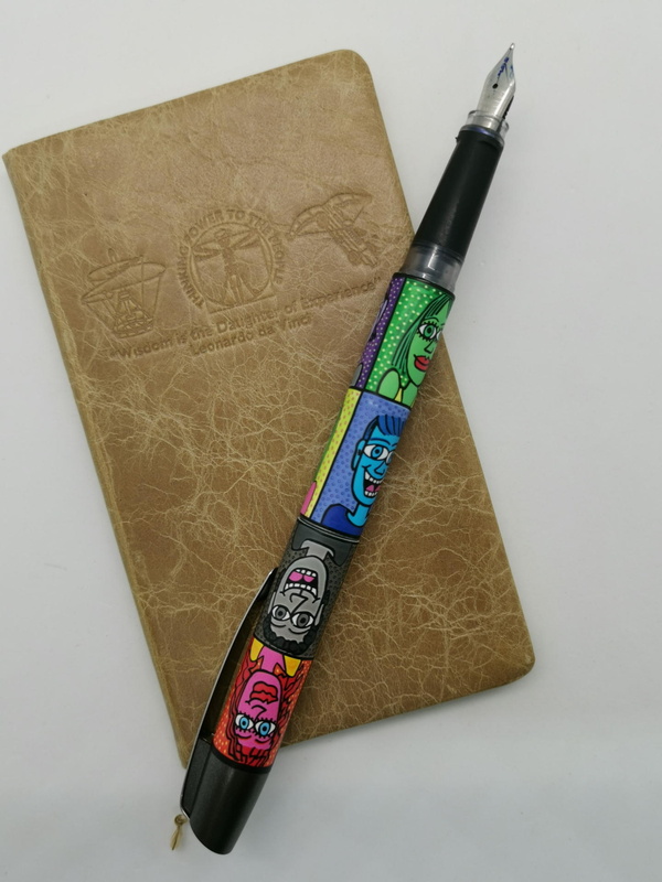 クリップとペン先以外は全てプラスティックという割り切りが素晴らしい