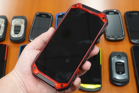 累計1000万台のタフネスモデルを送り出した京セラ、最新モデル「TORQUE