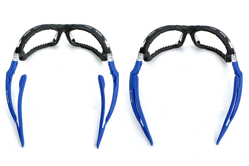 「シーソーテンプル形状」（左）と呼ばれる独自のテンプル（つる）形状で、頭の形状に沿って可動するためフィットしやすいとのこと。シーソーテンプル形状は、テンプルに固定することで使わなくすることもできます。また、テンプルは上下に可動（右）。メガネが額や頬に当たる角度を調節できます。特にこの上下可動機構によりフィット感を変えられるのが使いやすい。