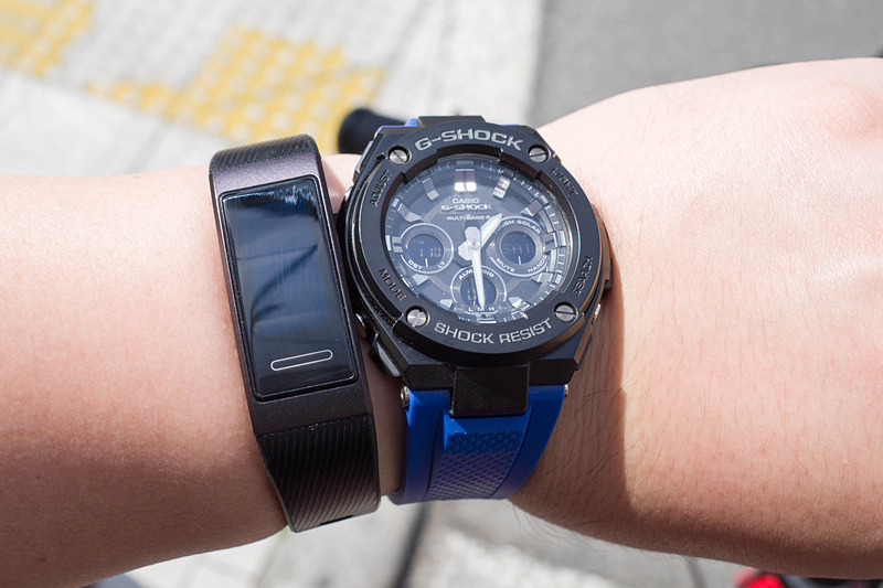 HUAWEI Band 3（左）