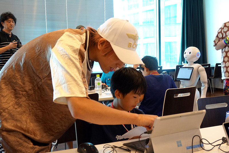 子供たちが困っていたらEXITのふたりも手助け