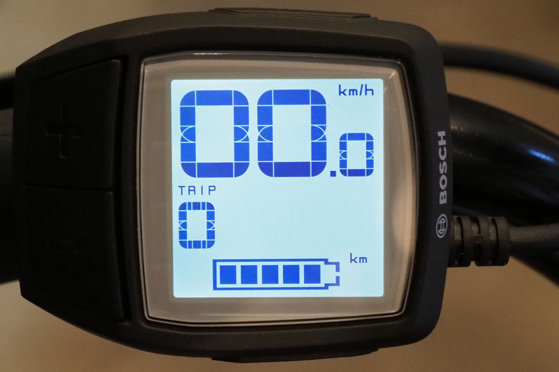 TRIP（走行距離）表示とTOTAL（オドメーター）表示。