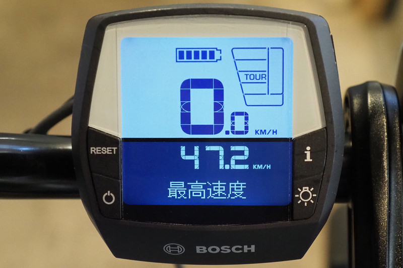 時計表示と最高速度表示。時計表示はナニゲに便利です。