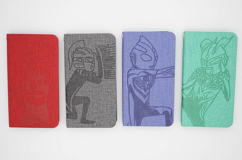 ULTRA MONSTER COLLECTIONの4種。左のウルトラマンはコントラストの関係でやや写真に写りづらい