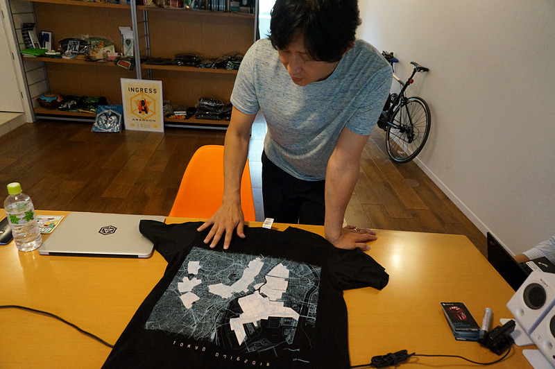 2015年7月、最初のオフィスで川島氏を取材しているときに撮影した写真