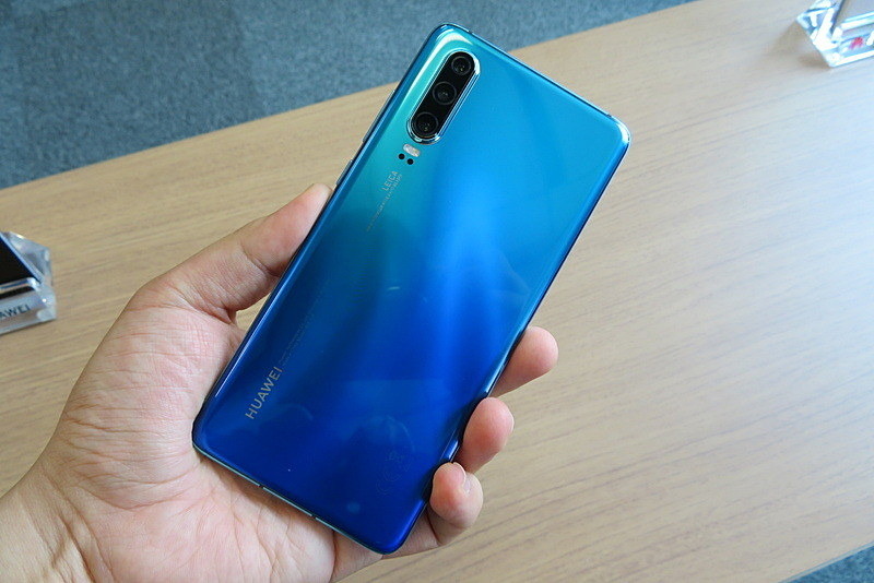 HUAWEI P30