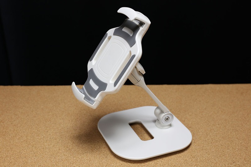 現在わりと気に入って使用中のiPad向けスタンド×3種。どれも安定的で、Mac・iPad融合時代に便利に使える予感！