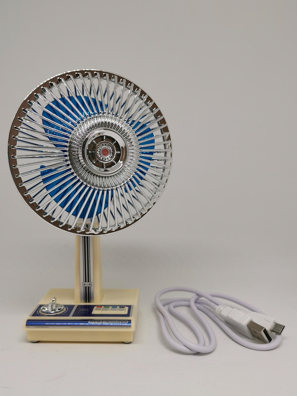 同梱品は本体とUSBケーブルのみ