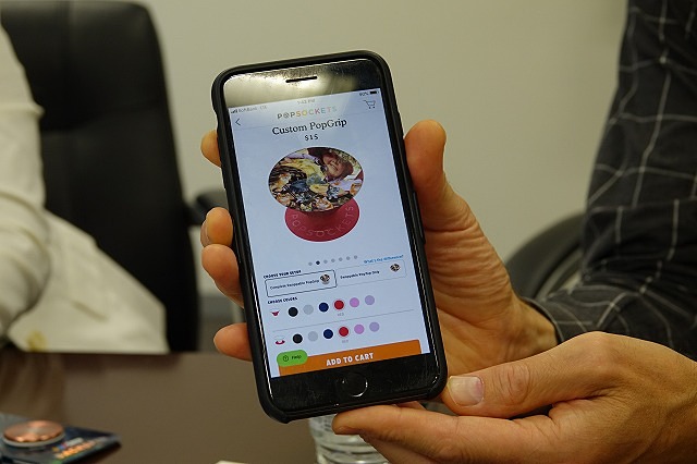 オリジナルの「POPSOCKETS」を作れる。公式サイトからアクセス可能