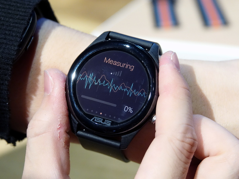 心電図を作成しているところ