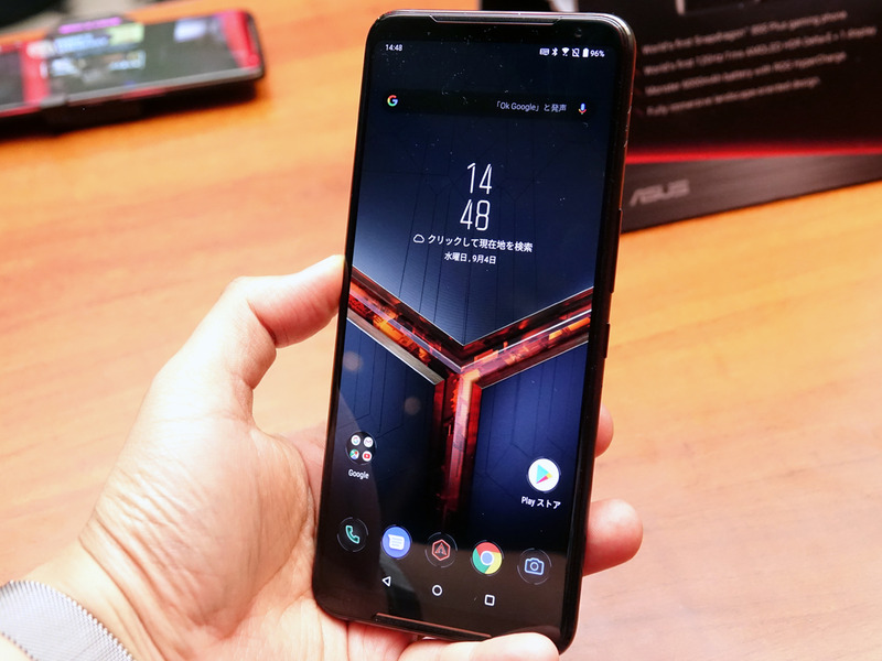 ROG Phone IIの外観。ディスプレイが6.59インチと大型化し、チップセットにはSnapdragon 855 Plusを採用する