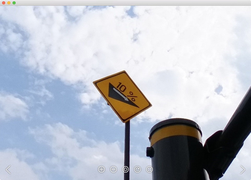 最新型THETA Z1で撮った写真。薄曇りで太陽が写ってはいませんが、フレアもゴーストもパープルフリンジもほぼ見られません。画像の質が根底から変わったという印象です。