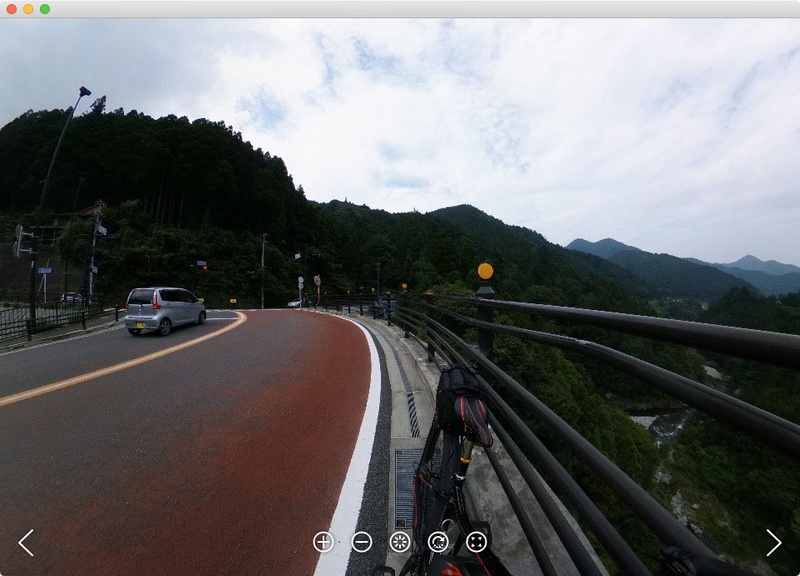 左は撮影したままの画像（RAW＋JPEGで保存されたJPEG画像）。右はRAW現像後の画像。暗い部分を見やすくしたり、明るすぎる部分を適切な明るさに調節しています。