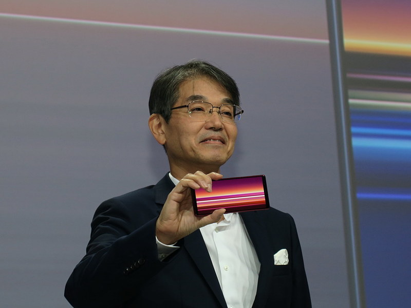 新たに発表された「Xperia 5」は「Xperia 1」で得られる体験をコンパクトボディに凝縮