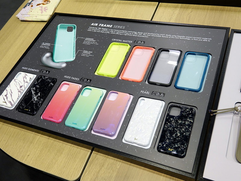 IFAのiZONEには、新型iPhone用のケースがところ狭しと並んでいた