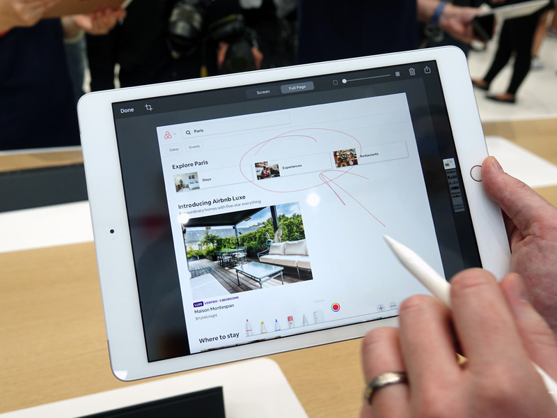 Apple Pencilでスクリーンショットを撮り、そのまま手書きを加えることが可能だ