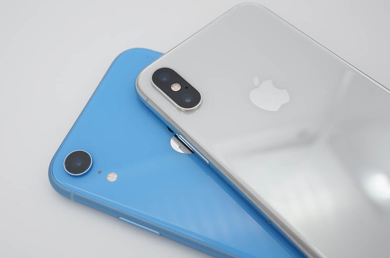 シングルカメラのiPhone XRと望遠＋広角デュアルカメラのiPhone XS