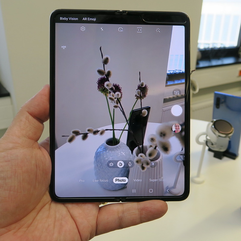 花にカメラを向けたときのファインダー画面