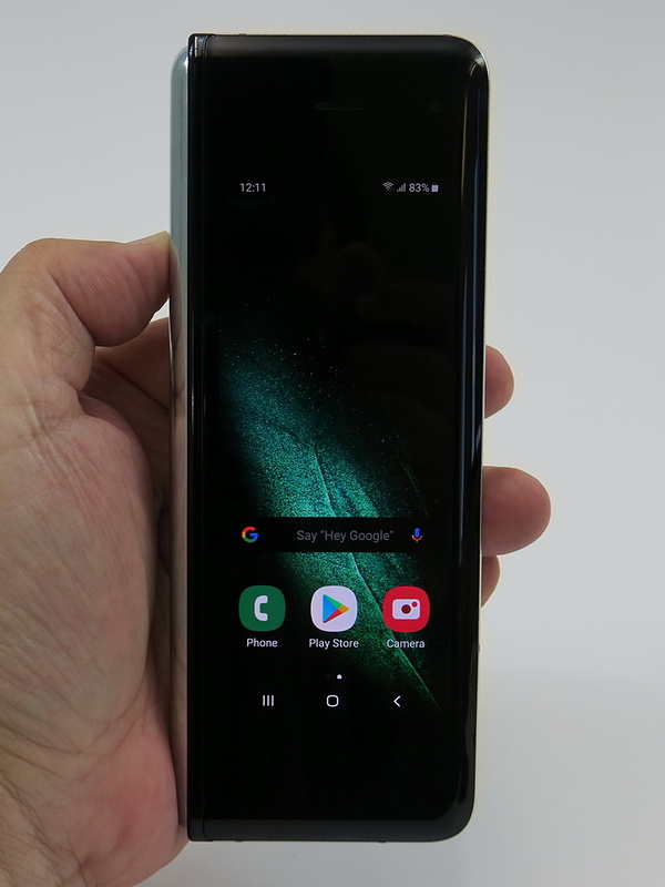 画面ロックを解除すれば、Cover Displayにホーム画面が表示される