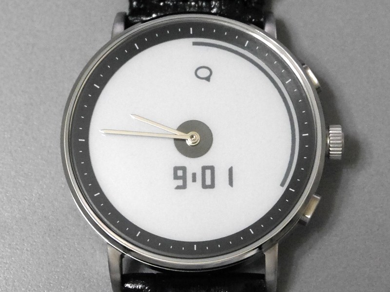 モードによっては白黒の反転表示も可能。視認性は高い