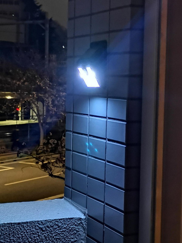 「ソーラーLEDライト」は我が家では大活躍だ