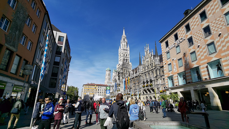 マリエン広場に入ってきました